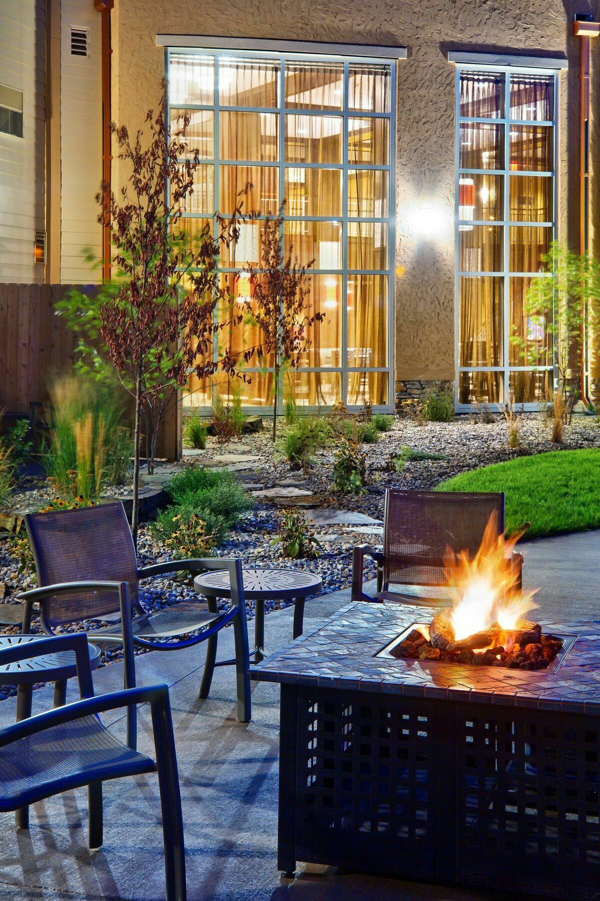 Clubhouse Hotel And Suites Pierre Exterior photo