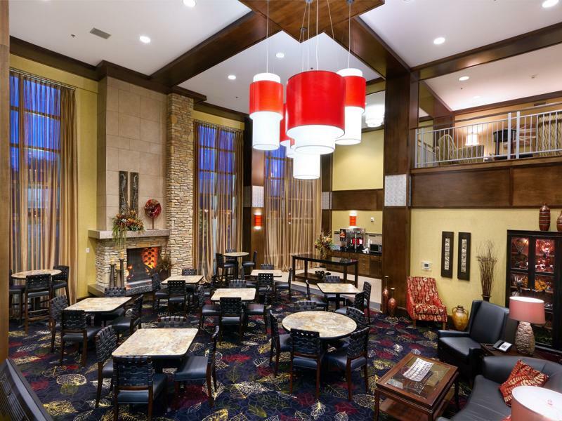 Clubhouse Hotel And Suites Pierre Exterior photo