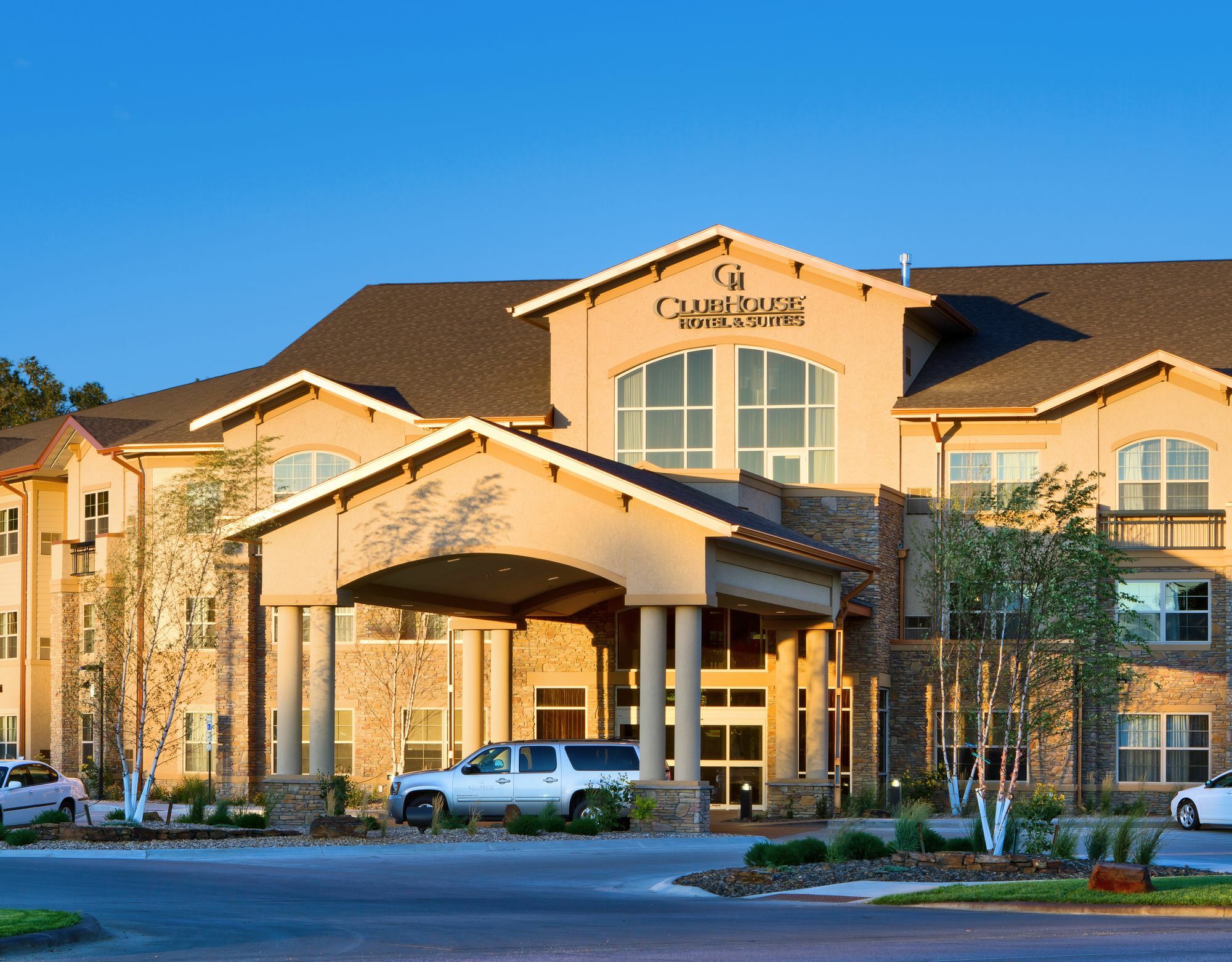 Clubhouse Hotel And Suites Pierre Exterior photo